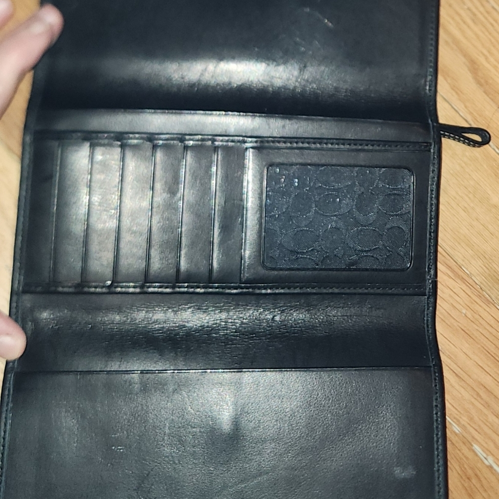 VINTAGE COACH LEATHERWARE Black Leather Tri-fold wallet. LOOKS REALLY GOOD - Picture 6 of 6